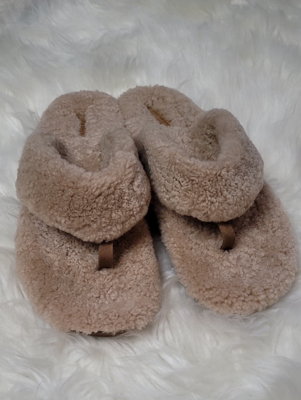 Olukai Womens Kīpe'a Heu Fuzzy Slipper Sandals Tan - Picture 5 of 8